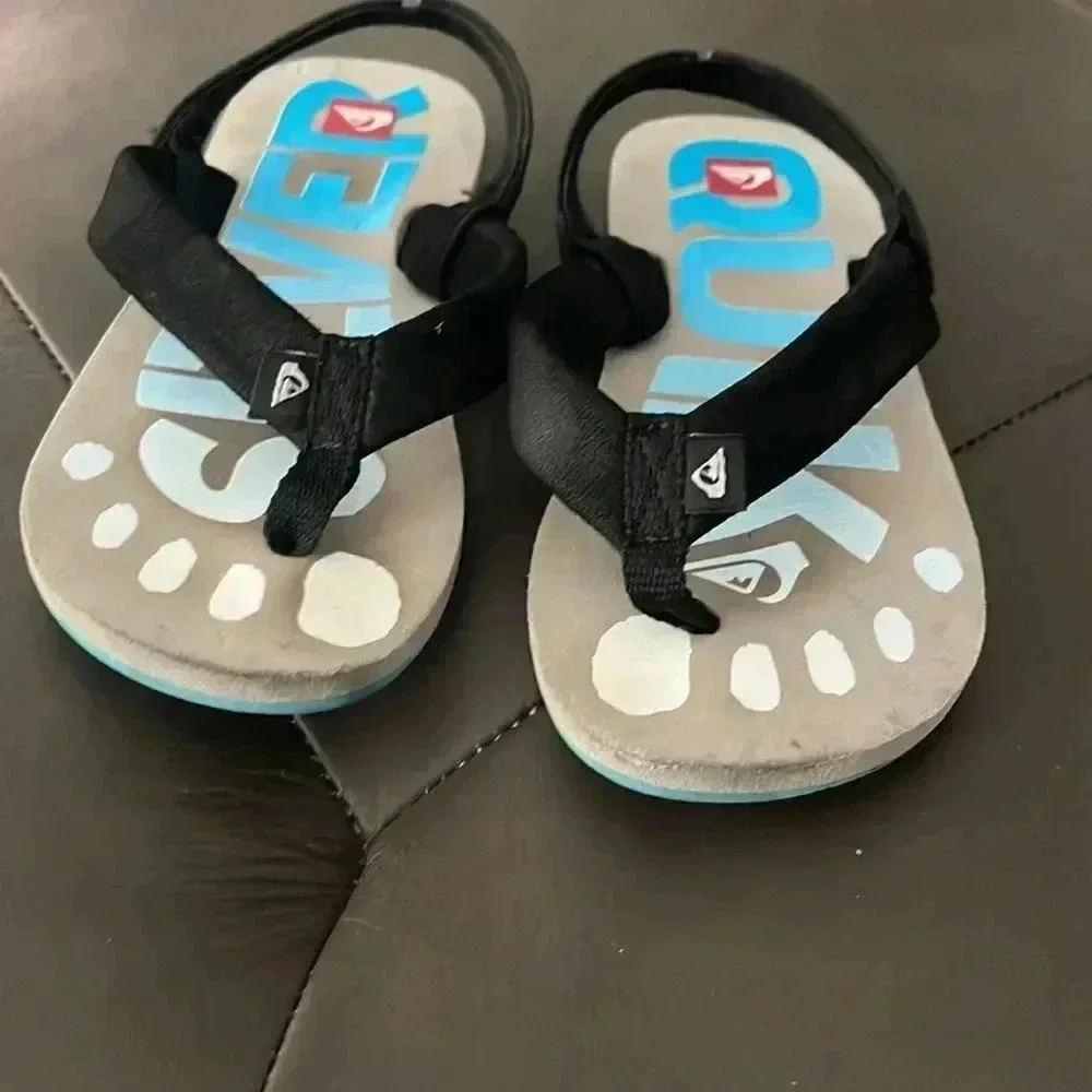 Quiksilver flip flops size 10